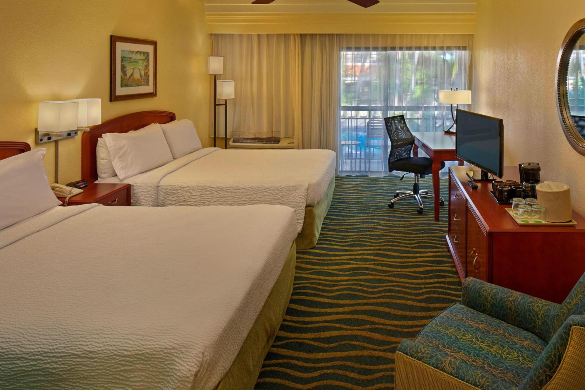Отель Courtyard By Marriott Key West Waterfront Экстерьер фото